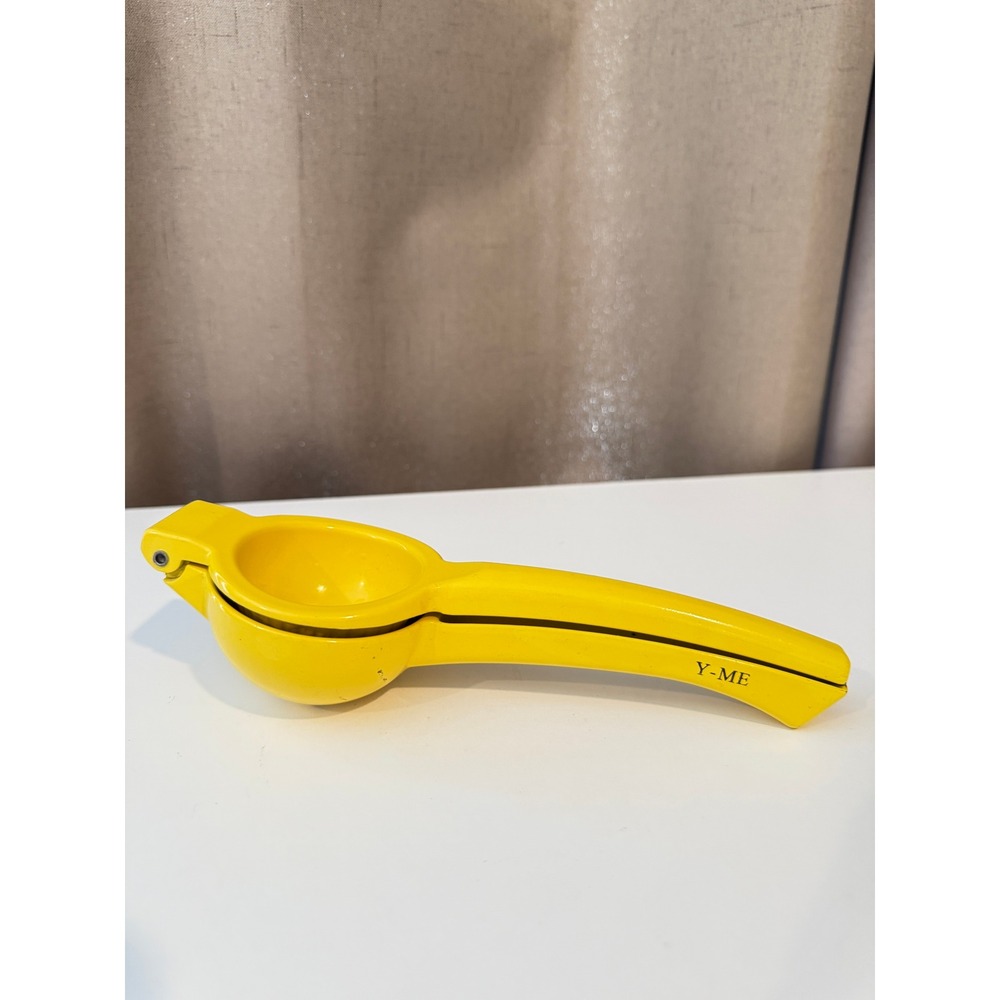 Y-ME Yellow Metal Manual Citrus Squeezer‎ Handheld Lemon Lime Juicer Press